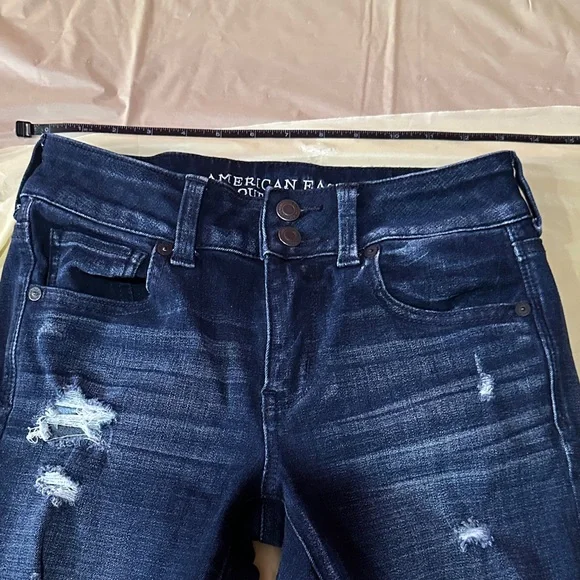 American Eagle Outfitters Women's Ripped Dark Blue Skinny Jeans size 4 - Picture 2 of 9